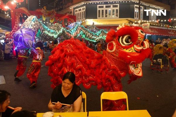 รูป-เช็กอินตรุษจีนบรรทัดทอง 2026 ชมมังกรทอง 30 เมตร-ล่าแต้มมงคลแลกอั่งเปา จัดเต็มความเฮงถึง 22 ก.พ. 69-14