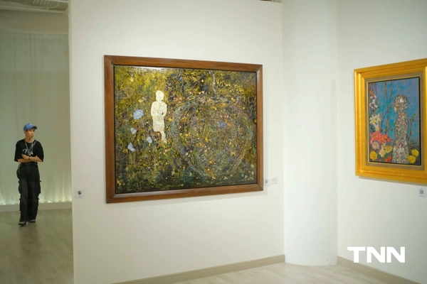 รูป-2 ศิลปินแห่งชาติ นำทัพสร้างสรรค์งานศิลป์ชั้นสูง น้อมรำลึกในพระมหากรุณาธิคุณ “สมเด็จพระพันปีหลวง"-10