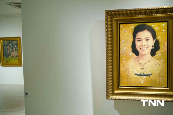 รูป-2 ศิลปินแห่งชาติ นำทัพสร้างสรรค์งานศิลป์ชั้นสูง น้อมรำลึกในพระมหากรุณาธิคุณ “สมเด็จพระพันปีหลวง"-8