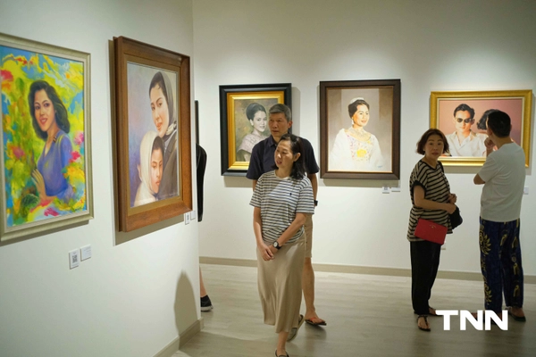 รูป-2 ศิลปินแห่งชาติ นำทัพสร้างสรรค์งานศิลป์ชั้นสูง น้อมรำลึกในพระมหากรุณาธิคุณ “สมเด็จพระพันปีหลวง"-6