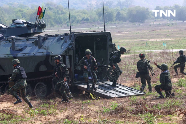 รูป-"ไทย-สหรัฐฯ-เกาหลีใต้-สิงคโปร์" ฝึกร่วมผสม คอบร้าโกลด์ 2026 ยกพลขึ้นบก โชว์ศักยภาพกำลังรบ 4 ชาติ-9