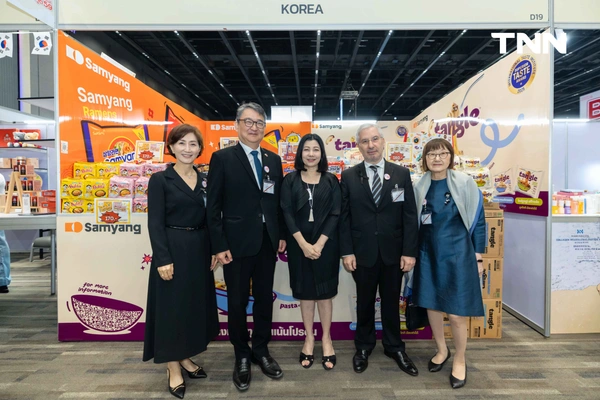 รูป-กรมสมเด็จพระเทพฯ เสด็จพระราชดำเนินไปทรงเปิดงานและทรงเยี่ยมร้าน “งานออกร้านคณะภริยาทูต ครั้งที่ 59”-7