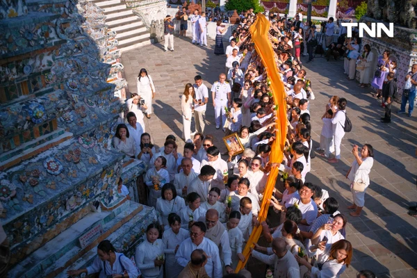 รูป-ชาวพุทธร่วมใจ ตักบาตร-ห่มผ้าพระปรางค์วัดอรุณฯ รับอรุณวันมาฆบูชา ปี 2569-16