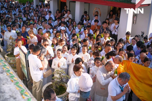 รูป-ชาวพุทธร่วมใจ ตักบาตร-ห่มผ้าพระปรางค์วัดอรุณฯ รับอรุณวันมาฆบูชา ปี 2569-12