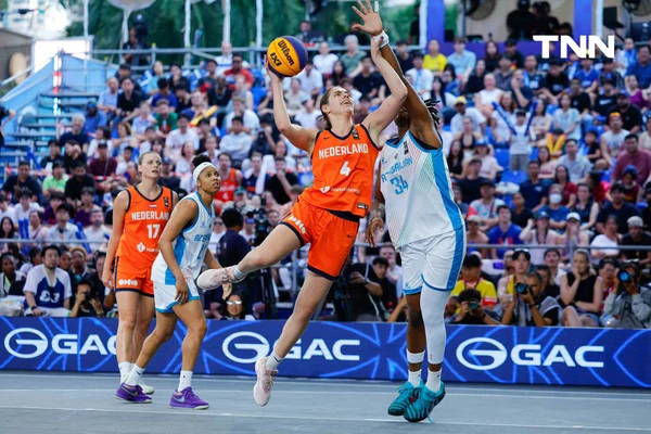 รูป-ปิดม่านศึกฟีบ้า 3x3 สุดยิ่งใหญ่ หนุ่มอเมริกาควงสาวเนเธอแลนด์ผงาดแชมป์ ท่ามกลางเสียงชื่นชมจากแฟนบาสทั่วโลก-5