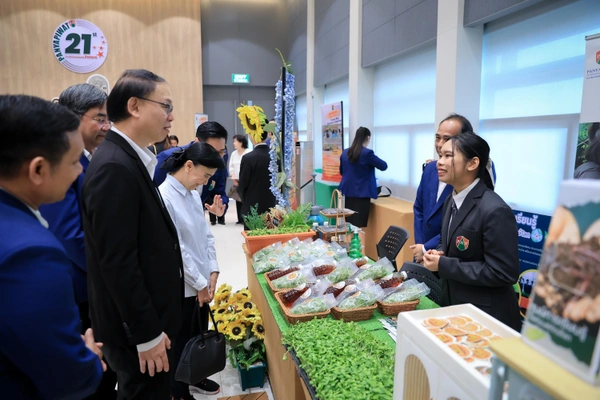 รูป-วิทยาลัยเทคโนโลยีปัญญาภิวัฒน์ กลุ่มธุรกิจซีพี ออลล์ เดินหน้าสร้างคนอย่างยั่งยืน เปิด 9 ศูนย์การเรียนรู้-5