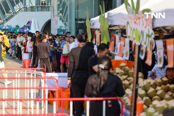 รูป-ธนชาต-MBK ผนึกกำลังพันธมิตรแจกมะพร้าว 10,000 ลูก ช่วยเกษตรกรแก้วิกฤตราคาตกต่ำ-22