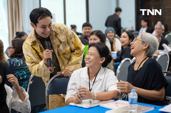 รูป-สานพระดำริ “ผ้าไทยใส่ให้สนุก” ต่อยอดภูมิปัญญาแฟชั่นยั่งยืน สร้างมูลค่าสู่ชุมชน-20
