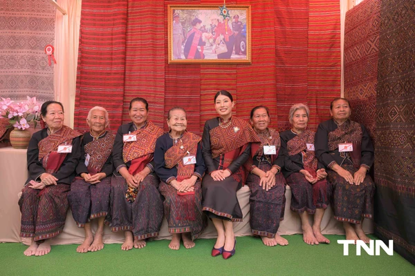 รูป-สานพระดำริ “ผ้าไทยใส่ให้สนุก” ต่อยอดภูมิปัญญาแฟชั่นยั่งยืน สร้างมูลค่าสู่ชุมชน-5