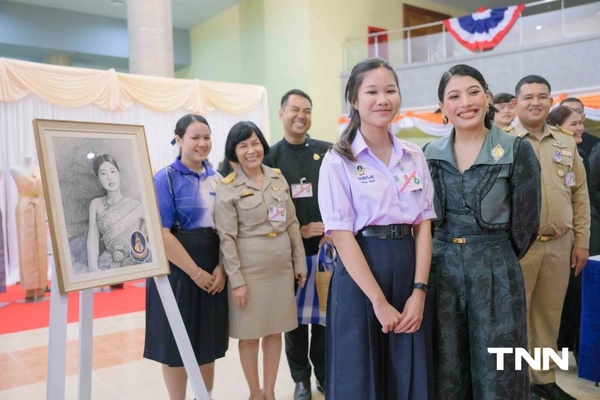 รูป-สานพระดำริ “ผ้าไทยใส่ให้สนุก” ต่อยอดภูมิปัญญาแฟชั่นยั่งยืน สร้างมูลค่าสู่ชุมชน-2