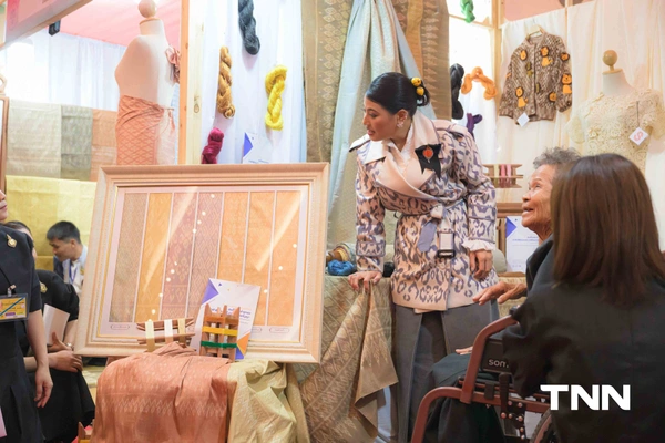 รูป-สานพระดำริ “ผ้าไทยใส่ให้สนุก” ต่อยอดภูมิปัญญาแฟชั่นยั่งยืน สร้างมูลค่าสู่ชุมชน-8