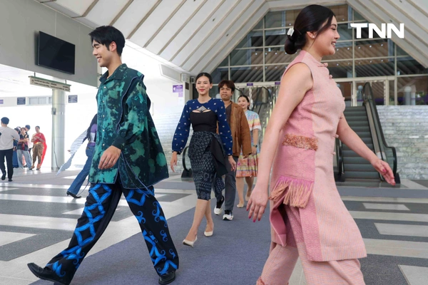 รูป-'ซาบีดา' สวมชุดไทยเรือนต้นร่วมรำปลุกกระแส "ภูมิใจแต่งไทย" ทั่วประเทศ-13