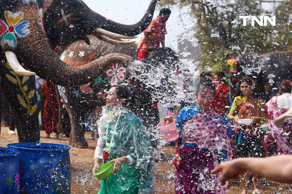รูป-สีสันกรุงเก่า ช้าง 10 เชือกเพนต์ลายสวยงาม ร่วมเล่นน้ำรับมหาสงกรานต์อยุธยาปี 69-13