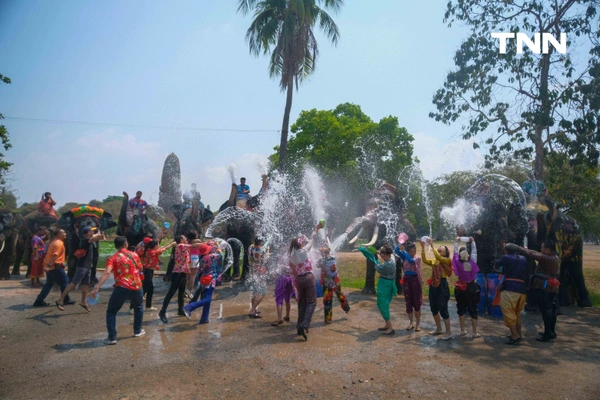 รูป-สีสันกรุงเก่า ช้าง 10 เชือกเพนต์ลายสวยงาม ร่วมเล่นน้ำรับมหาสงกรานต์อยุธยาปี 69-9
