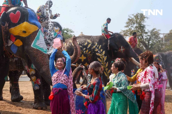 รูป-สีสันกรุงเก่า ช้าง 10 เชือกเพนต์ลายสวยงาม ร่วมเล่นน้ำรับมหาสงกรานต์อยุธยาปี 69-14