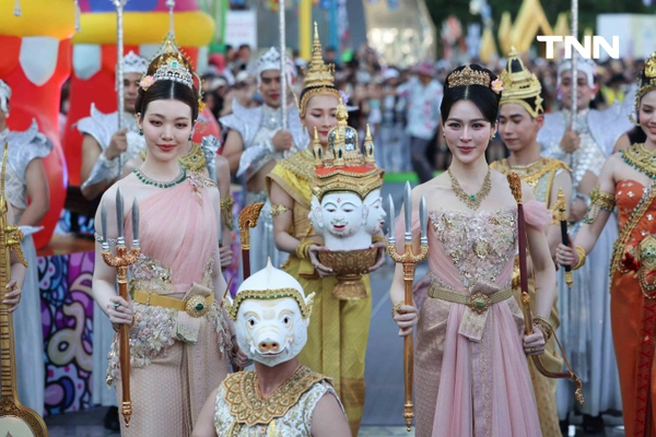 รูป-หลิง-ออม สวมบทเป็นนางรากษสเทวี นางสงกรานต์ประจำปี 2569 ในชุดไทยประยุกต์ร่วมฉลองวันปีใหม่ไทย-7