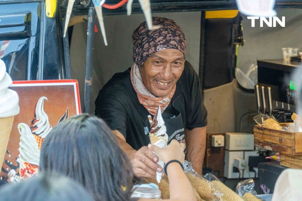 รูป-กรมพัฒนาธุรกิจฯ ดันผู้ประกอบการเสริมแกร่งธุรกิจอาหารเคลื่อนที่จัดงาน “ฟู้ดทรัคซิ่ง วิ่งเสิร์ฟความอร่อย” @ ICONSIAM-17