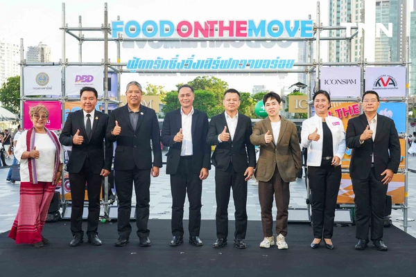 รูป-กรมพัฒนาธุรกิจฯ ดันผู้ประกอบการเสริมแกร่งธุรกิจอาหารเคลื่อนที่จัดงาน “ฟู้ดทรัคซิ่ง วิ่งเสิร์ฟความอร่อย” @ ICONSIAM-14
