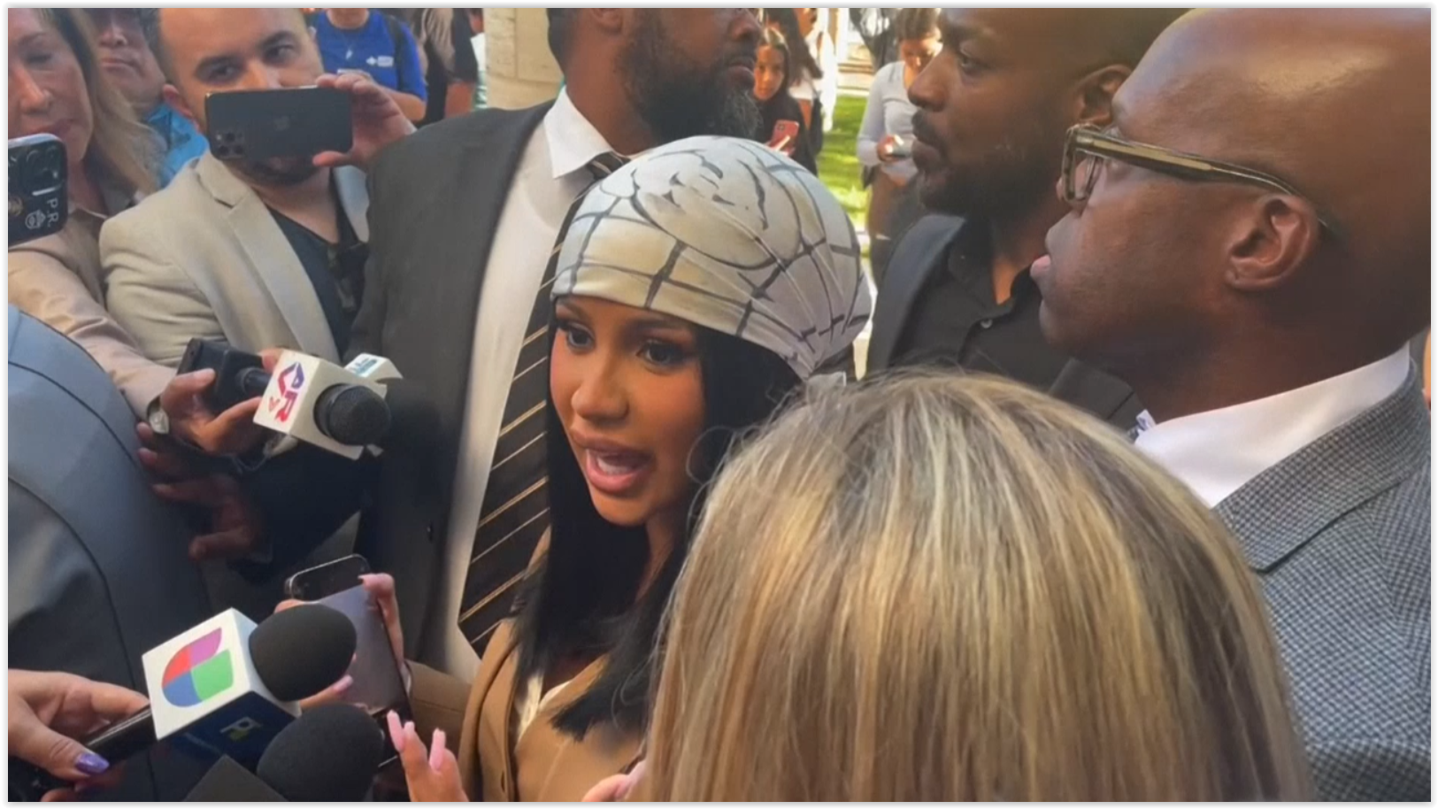 “Cardi B”  ชนะคดีโดนฟ้องนำภาพรอยสักผู้อื่นทำภาพปก Mixtape