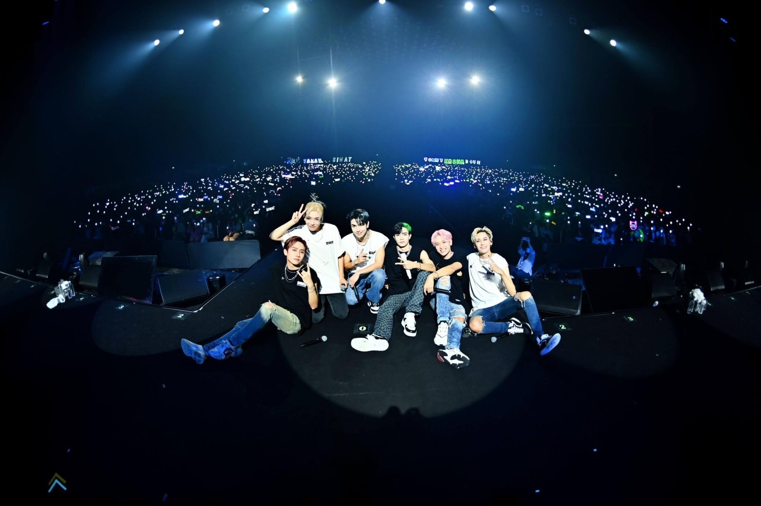 6 หนุ่ม BE MY BOYFRIENDS 2 สร้างความประทับให้กับแฟนๆ ทั่วโลกผ่านโชว์สุดพิเศษ 6 หนุ่ม BE MY BOYFRIENDS 2 สร้างความประทับให้กับแฟนๆ ทั่วโลกผ่านโชว์สุดพิเศษ