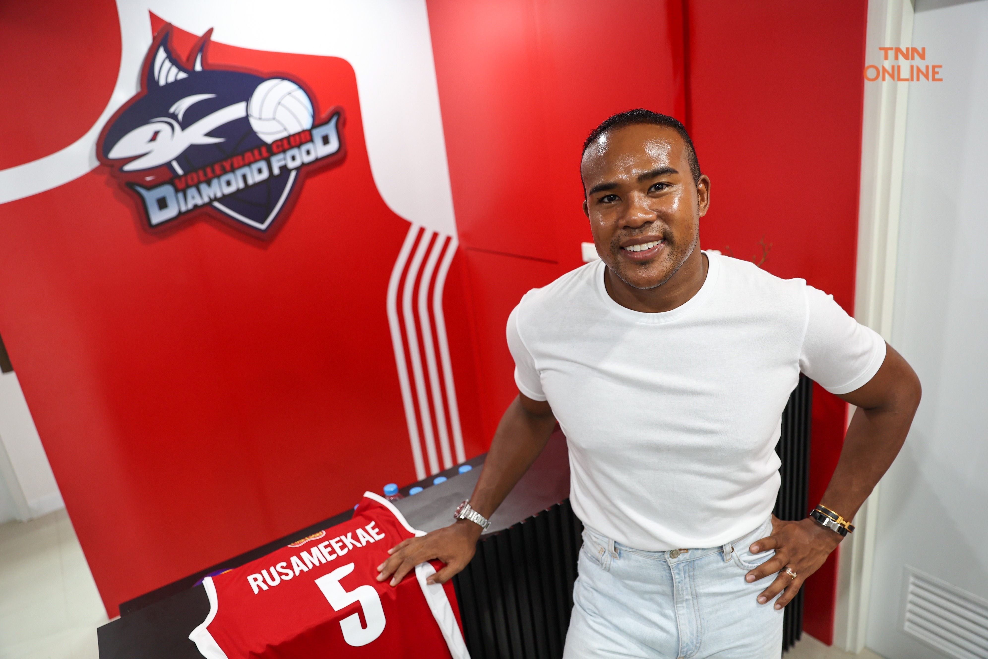 รัศมีแข ขอเดินตามฝันเปิดตัวเป็นนักกีฬาวอลเลย์บอลอาชีพ รัศมีแข ขอเดินตามฝันเปิดตัวเป็นนักกีฬาวอลเลย์บอลอาชีพ