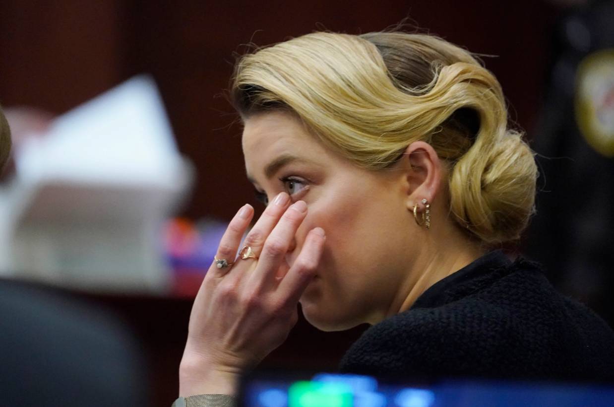 จอห์นนี่ เดปป์ เบิกพยานปากสำคัญเพื่อยืนยันว่าตนเองตกเป็นเหยื่อความรุนแรงโดย แอมเบอร์ เฮิร์ด มาตลอด! จอห์นนี่ เดปป์ เบิกพยานปากสำคัญเพื่อยืนยันว่าตนเองตกเป็นเหยื่อความรุนแรงโดย แอมเบอร์ เฮิร์ด มาตลอด!