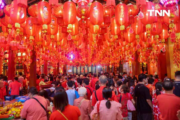 สีแดงทั้งวัดมังกร เสริมสิริมงคล โชคลาภ ในวันตรุษจีน สีแดงทั้งวัดมังกร เสริมสิริมงคล โชคลาภ ในวันตรุษจีน