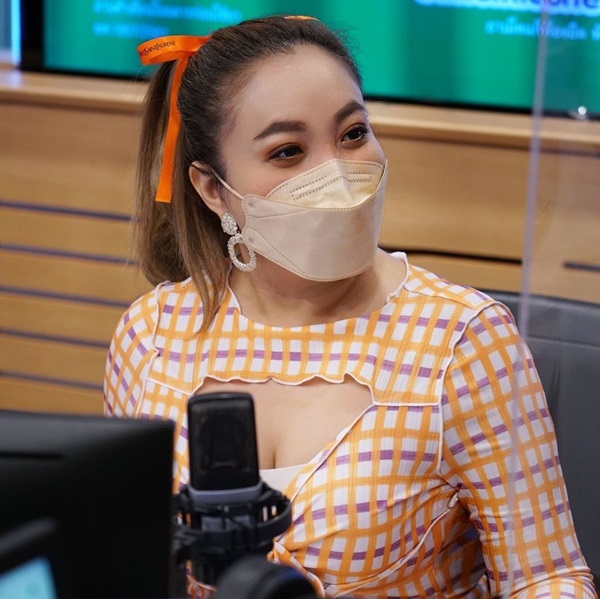 อ๋อง-ดาด้า ถึงกับต้องเบรกกลางรายการ!! ขอชี้แจงประเด็น บุ๊คโกะ อ๋อง-ดาด้า ถึงกับต้องเบรกกลางรายการ!! ขอชี้แจงประเด็น บุ๊คโกะ