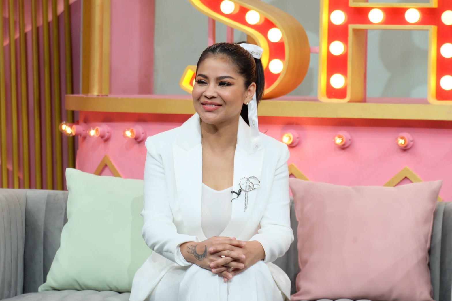 เพราะวัยทอง!! ตั๊ก ศิริพร เหม็นขี้หน้า นุ้ย เชิญยิ้ม สามี ถึงขั้นต้องแยกห้องนอน เพราะวัยทอง!! ตั๊ก ศิริพร เหม็นขี้หน้า นุ้ย เชิญยิ้ม สามี ถึงขั้นต้องแยกห้องนอน