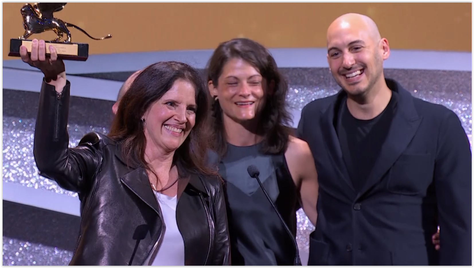 “All the Beauty and the Bloodshed ” คว้ารางวัลสิงโตทองคำจากเวนิส  