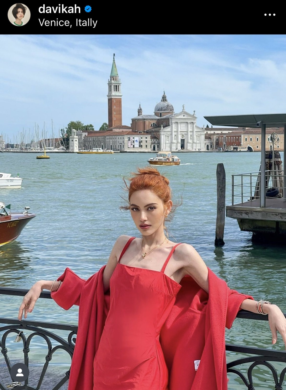 ใหม่ ดาวิกา สุดปลื้ม! กระทบไหล่ดาราดัง อาเลีย บาตต์