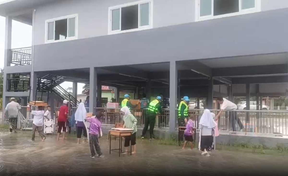 นครศรีฯ พื้นที่รับน้ำยังอ่วม - สุราษฎร์ฯ อ.พุนพิน ยังท่วมสูง นครศรีฯ พื้นที่รับน้ำยังอ่วม - สุราษฎร์ฯ อ.พุนพิน ยังท่วมสูง