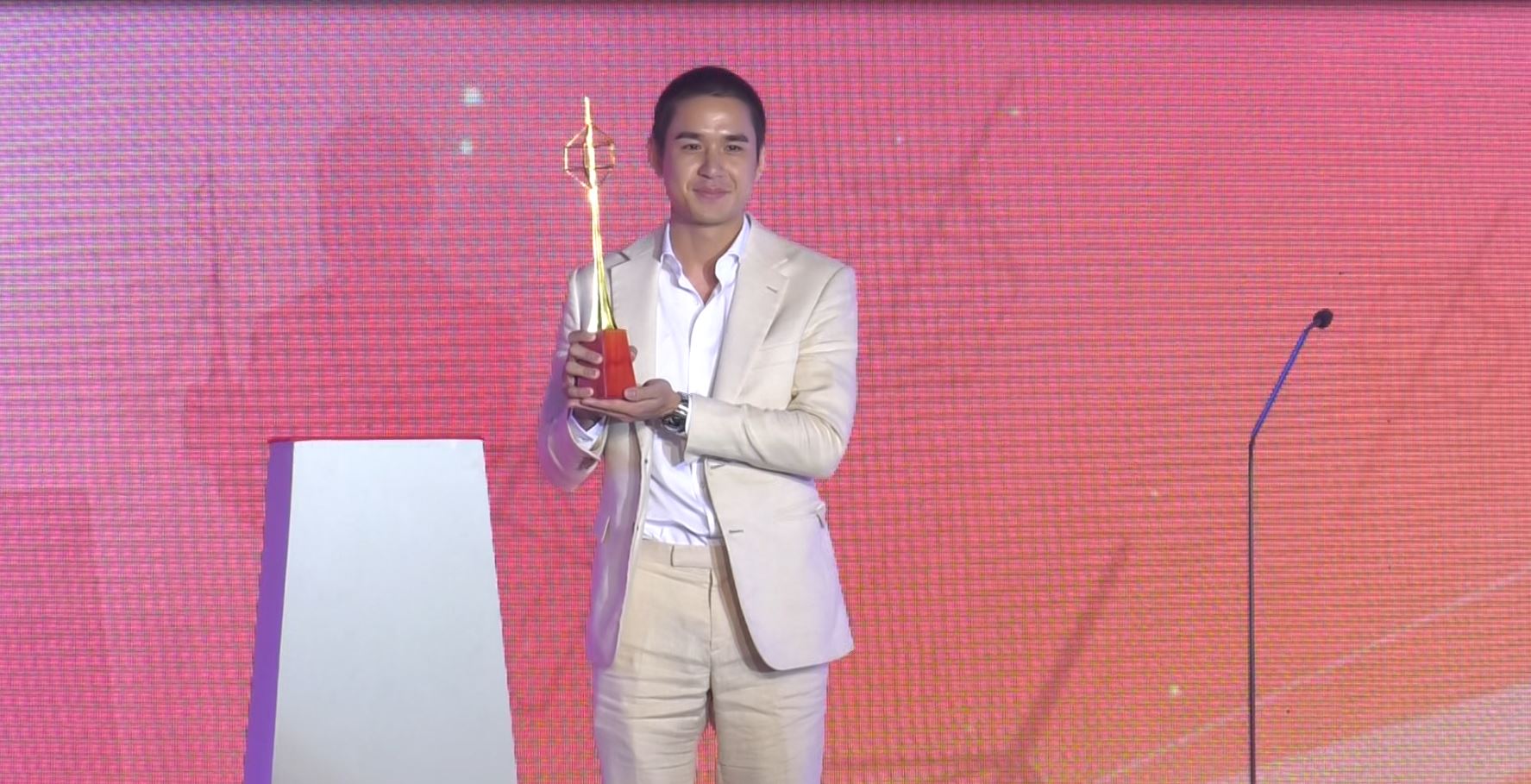 สรุปผลรางวัลโทรทัศน์ทองคำ ครั้งที่ 37  มาริโอ้ - ใบเฟิร์น คว้ารางวัลดารานำชาย-หญิงดีเด่น