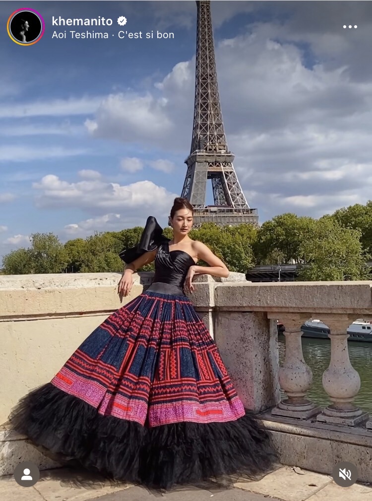 แพนเค้ก โชว์ความปัง! เดินแบบนำแบรนด์ผ้าไทยขึ้นรันเวย์ระดับโลก 