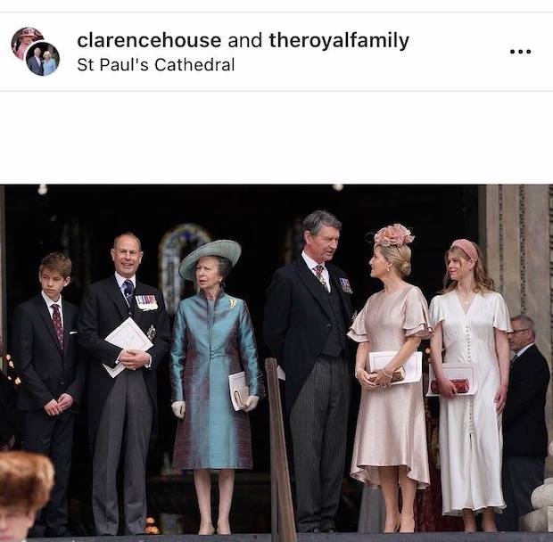 ‘แฮร์รี่ - เมแกน’ เข้าร่วม!! ฉลอง ‘ควีนเอลิซาเบธที่ 2’ ครองราชย์ครบ 70 ปี (มีคลิป) ‘แฮร์รี่ - เมแกน’ เข้าร่วม!! ฉลอง ‘ควีนเอลิซาเบธที่ 2’ ครองราชย์ครบ 70 ปี (มีคลิป)