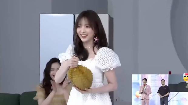 ของดีเมืองไทย!! ‘เนเน่ พรนับพัน’ สวยคิวต์เกินปุยมุ้ย หิ้วทุเรียนเดินแบบ โดนใจแฟนๆ (มีคลิป) ของดีเมืองไทย!! ‘เนเน่ พรนับพัน’ สวยคิวต์เกินปุยมุ้ย หิ้วทุเรียนเดินแบบ โดนใจแฟนๆ (มีคลิป)