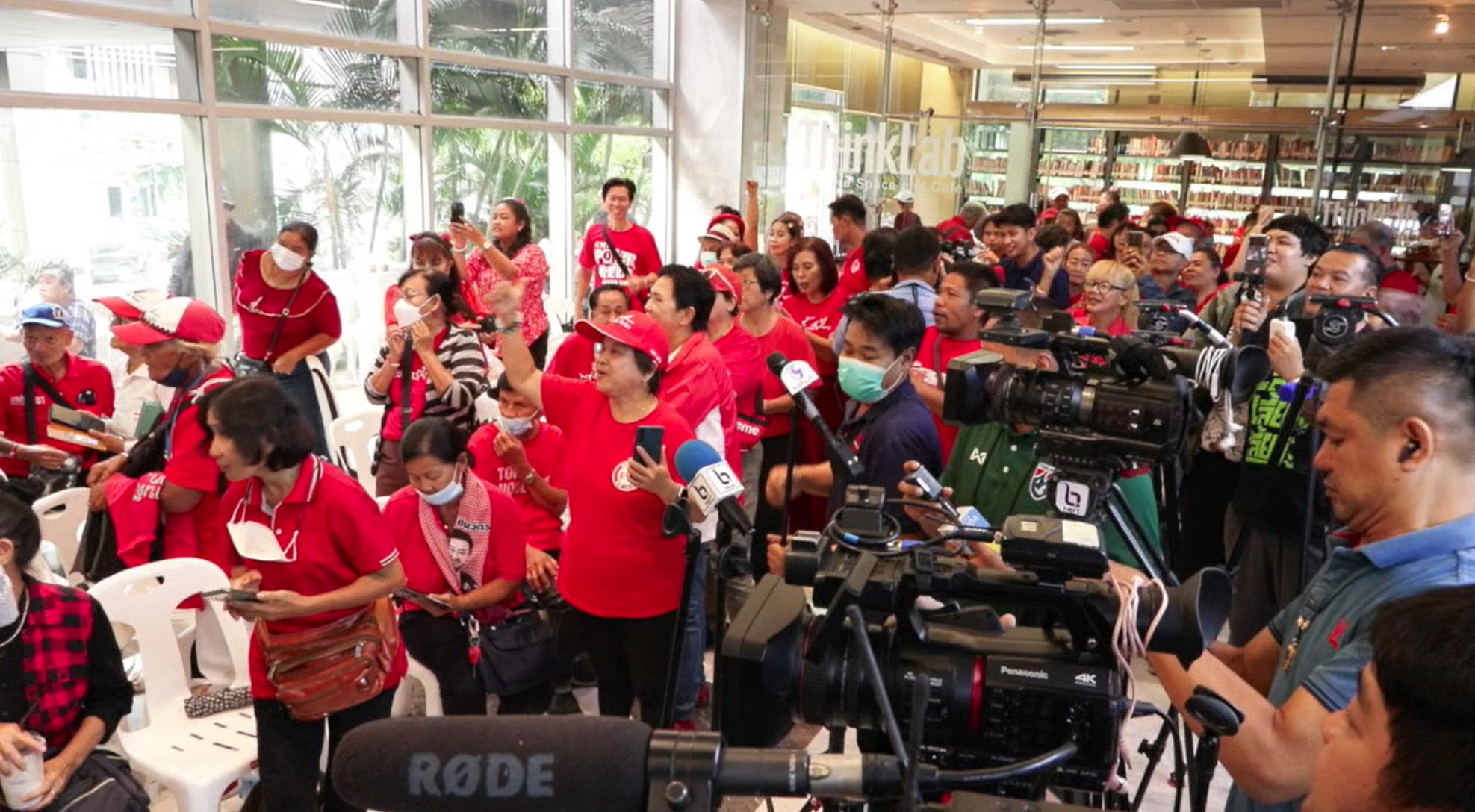 เศรษฐา ทวีสิน เข้าพรรคเพื่อไทย ลุ้นโหวตนายกรัฐมนตรีคนที่ 30