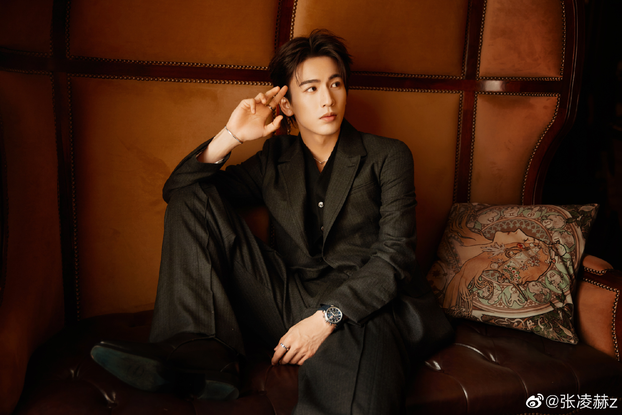 ต้นสังกัด “จางหลิงเฮ่อ” ประณามแฟนคลับคลั่งที่แอบตามจนถึงหน้าบ้าน