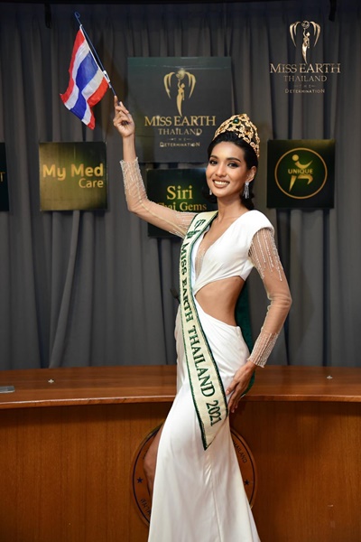 ใบตอง จรีรัตน์ โชว์ชุดประจำชาติ พร้อมชิงเวทีมิสเอิร์ธ 2021 ใบตอง จรีรัตน์ โชว์ชุดประจำชาติ พร้อมชิงเวทีมิสเอิร์ธ 2021