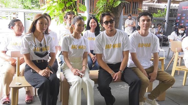 TrueID นำทีมบวงสรวงภาพยนตร์ “5 แม่บ้านถล่มมาเฟีย” (มีคลิป) TrueID นำทีมบวงสรวงภาพยนตร์ “5 แม่บ้านถล่มมาเฟีย” (มีคลิป)