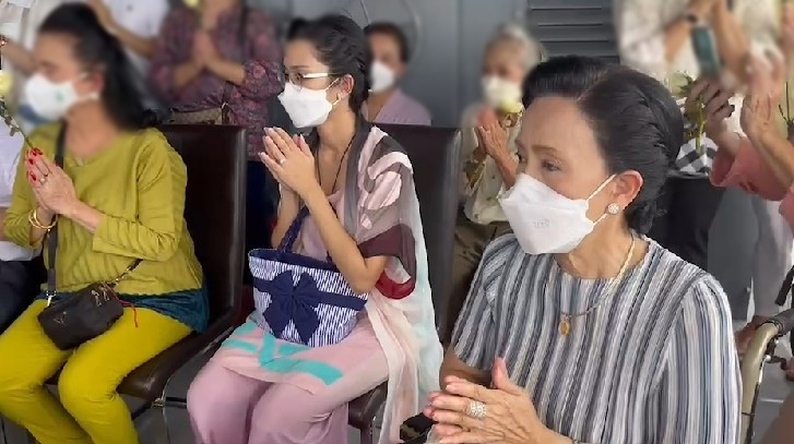 พิธีเก็บอัฐิและลอยอังคาร ต้อย เศรษฐา ศิระฉายา ศิลปินแห่งชาติ พิธีเก็บอัฐิและลอยอังคาร ต้อย เศรษฐา ศิระฉายา ศิลปินแห่งชาติ