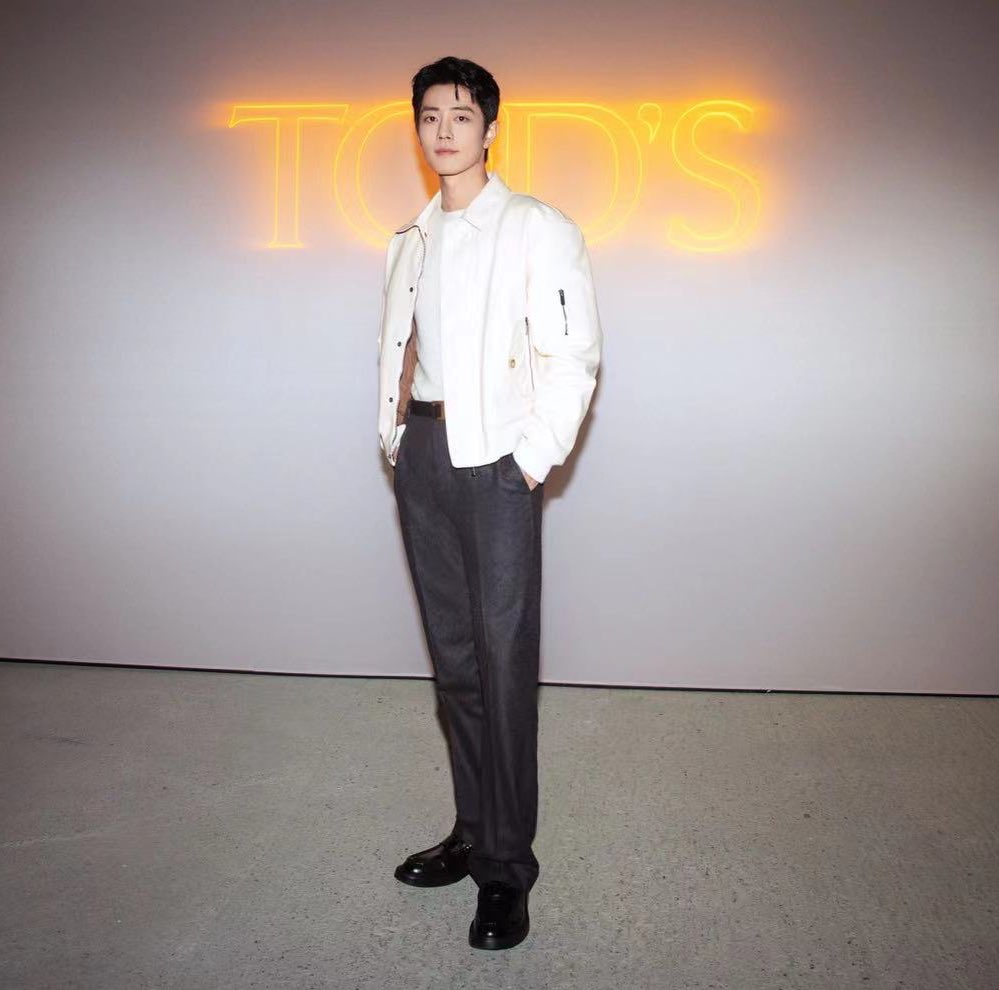 'เซียวจ้าน' 2 ลุค!! หล่อคูลดูคิวต์ใจเหลว บุก 2 แฟชั่นโชว์ในวันเดียวที่มิลาน 'เซียวจ้าน' 2 ลุค!! หล่อคูลดูคิวต์ใจเหลว บุก 2 แฟชั่นโชว์ในวันเดียวที่มิลาน