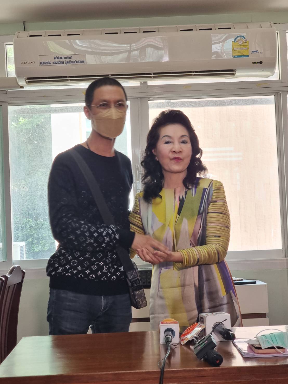 เคลียร์จบแล้ว หนึ่ง จักรวาล มอบเงิน 2 แสน ให คุณพรพิมล ค่าละเมิดลิขสิทธิ์