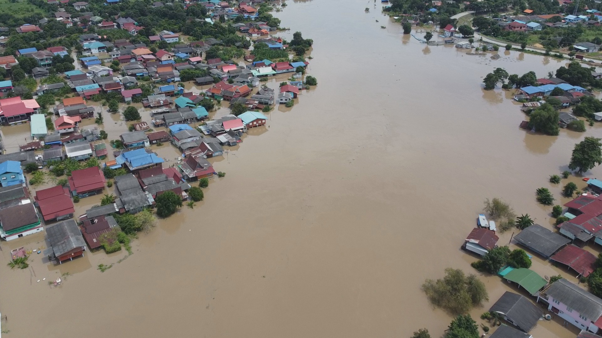 สถานการณ์น้ำท่วมอยุธยาวิกฤต ท่วมหนัก 9 อำเภอริมแม่น้ำ