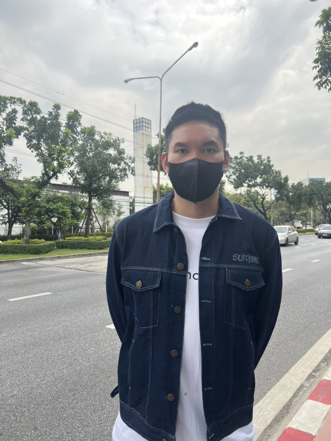 กอล์ฟ ปวีณ ร้องศาล ถูกกดดันจากเพื่อนบ้าน ทั้งที่สร้างบ้านบนพื้นที่ตัวเอง กอล์ฟ ปวีณ ร้องศาล ถูกกดดันจากเพื่อนบ้าน ทั้งที่สร้างบ้านบนพื้นที่ตัวเอง