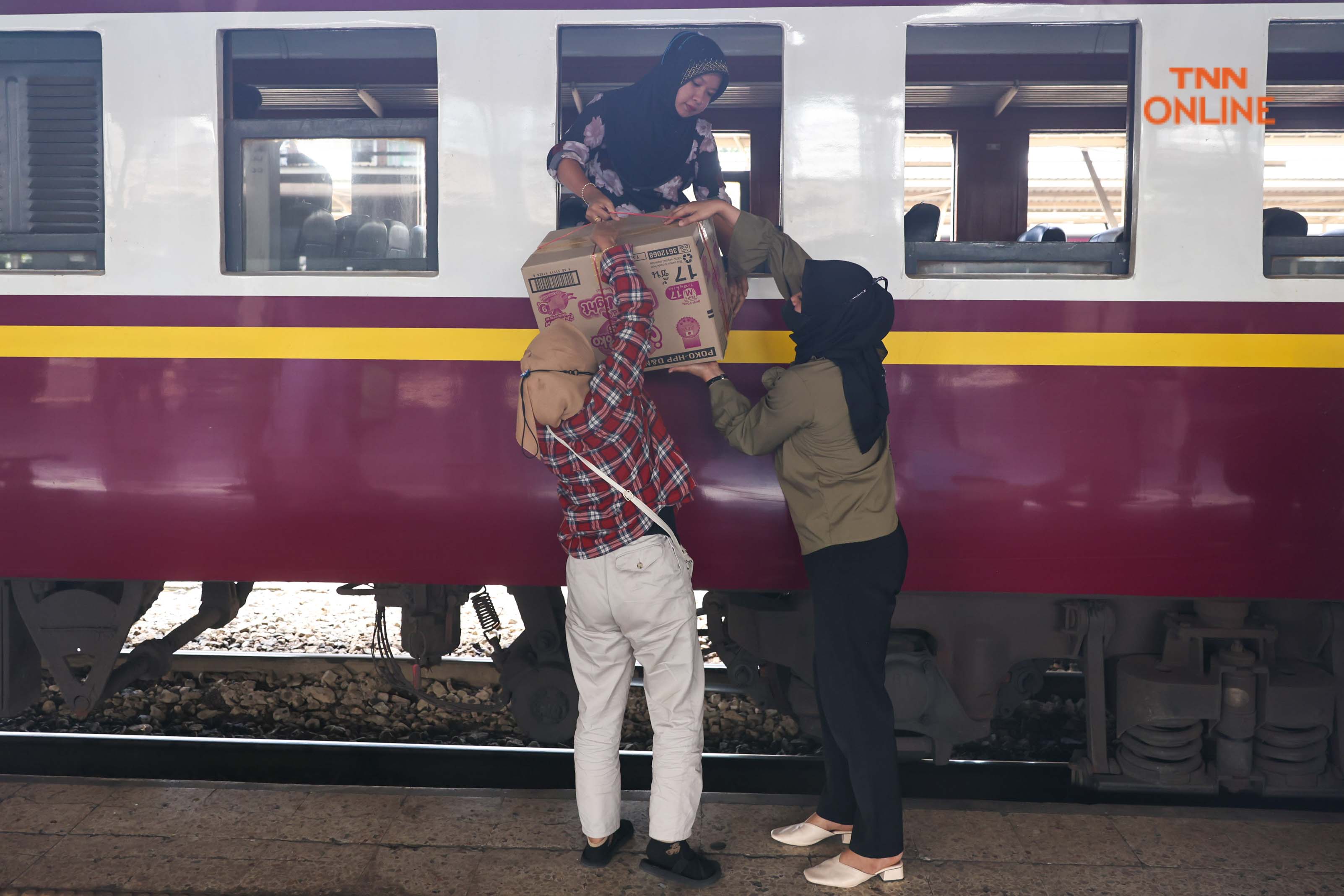 หัวลำโพงคึกคัก คนทยอยกลับเข้ากรุงเทพหลังหยุดยาวปีใหม่ หัวลำโพงคึกคัก คนทยอยกลับเข้ากรุงเทพหลังหยุดยาวปีใหม่