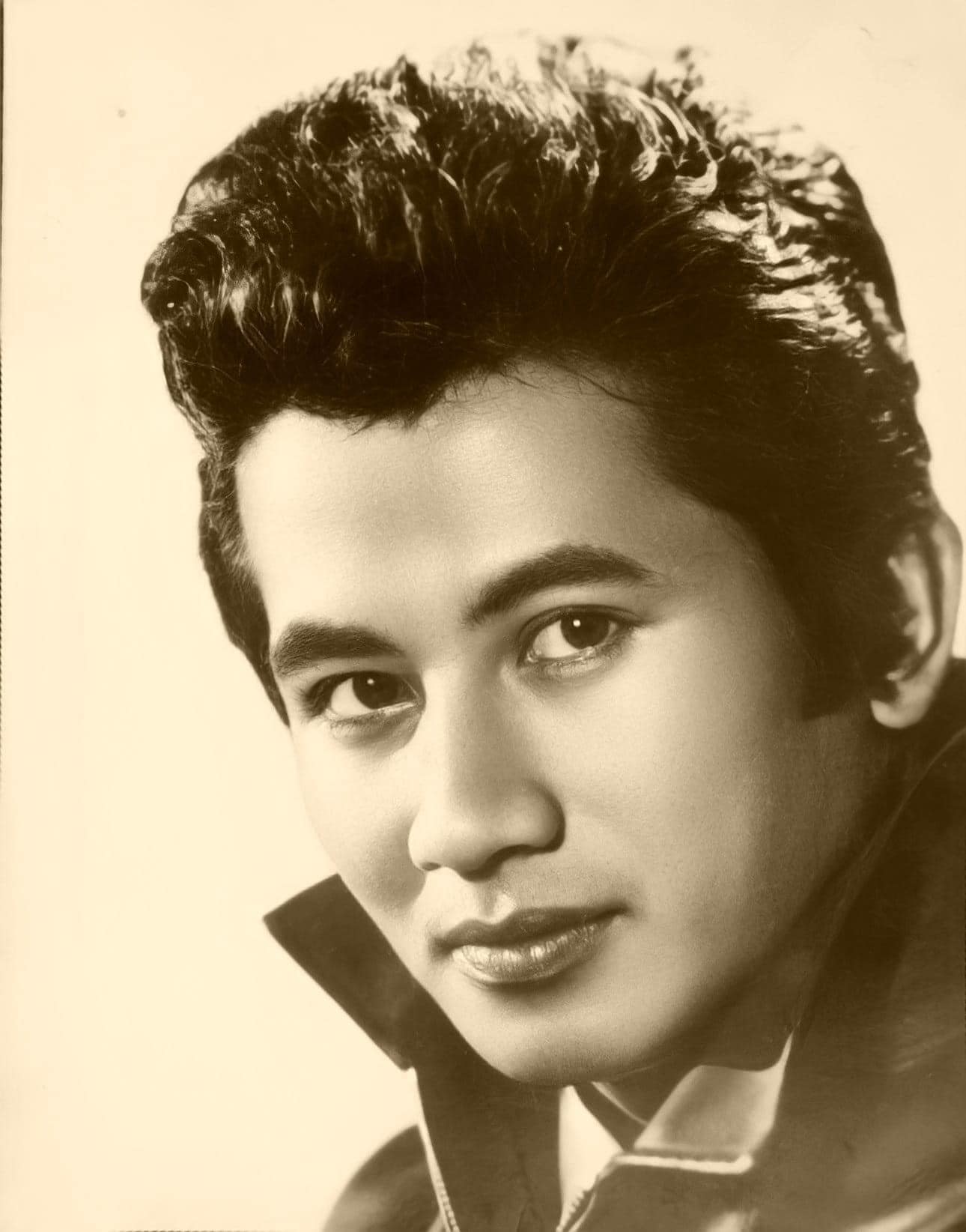 ‘สมบัติ เมทะนี-สรพงศ์ ชาตรี’ ลาโลก ครึ่งปี 65 สิ้นพระเอกในตำนานหลายคน ‘สมบัติ เมทะนี-สรพงศ์ ชาตรี’ ลาโลก ครึ่งปี 65 สิ้นพระเอกในตำนานหลายคน