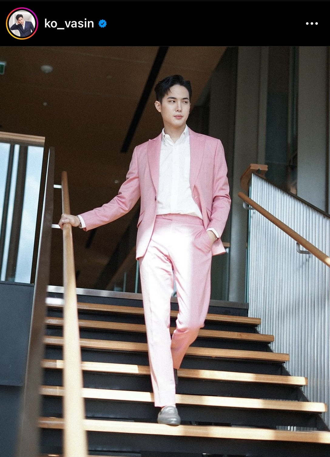 โก้ วศิน แค่หอบกระเช้าสวัสดีปีใหม่ผู้ใหญ่ที่ช่อง ลั่น!! หากได้กลับไปร่วมงานอีกครั้งก็ยินดี โก้ วศิน แค่หอบกระเช้าสวัสดีปีใหม่ผู้ใหญ่ที่ช่อง ลั่น!! หากได้กลับไปร่วมงานอีกครั้งก็ยินดี