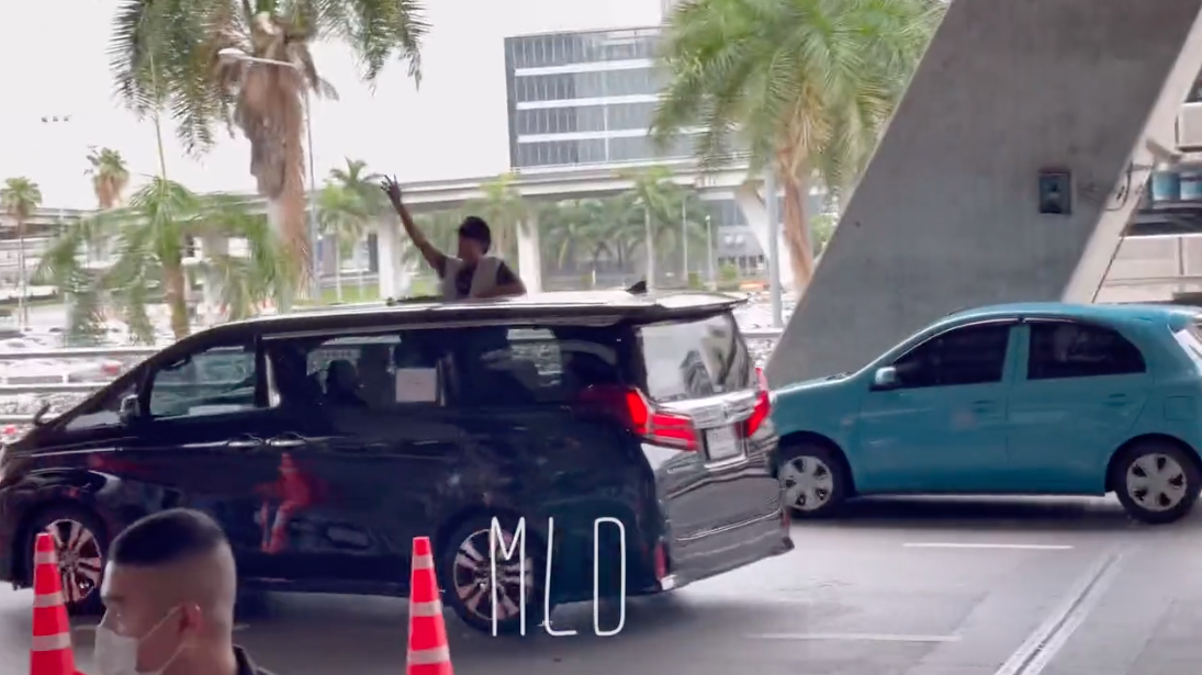 ตี๋ถึงไทยแล้ว!! 'ดีแลน หวัง' พระเอก F4 จีน พร้อมถ่ายทำ Keep Running ในกรุงเทพและพัทยา ตี๋ถึงไทยแล้ว!! 'ดีแลน หวัง' พระเอก F4 จีน พร้อมถ่ายทำ Keep Running ในกรุงเทพและพัทยา