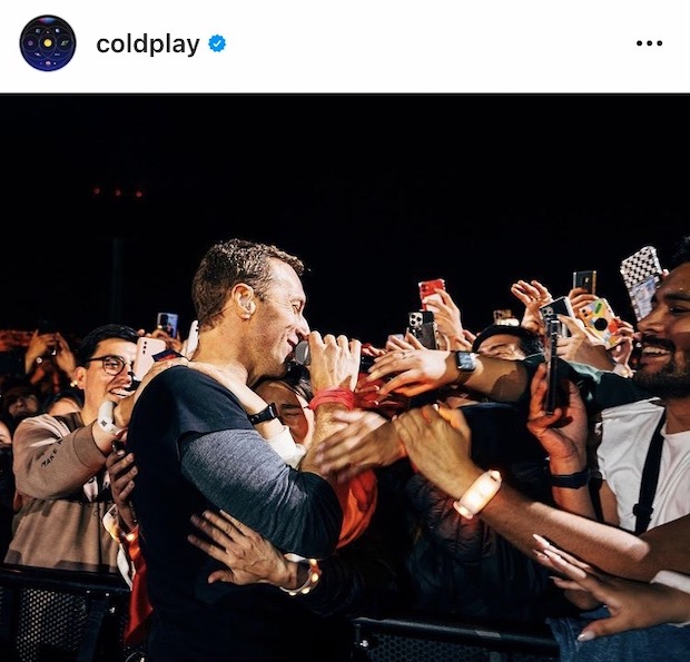 Coldplay พักทัวร์ทันที!! หลัง ‘คริส มาร์ติน’ นักร้องนำปอดติดเชื้ออย่างรุนแรง Coldplay พักทัวร์ทันที!! หลัง ‘คริส มาร์ติน’ นักร้องนำปอดติดเชื้ออย่างรุนแรง